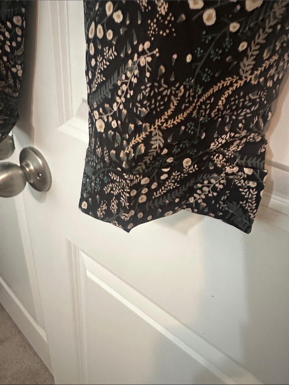 Sz 2 LOFT black floral pants with a dark botanic print and a tailored waistband. - Picture 4 of 5
